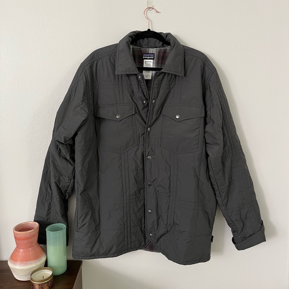 Patagonia Men's Gray PRIMALOFT Snap Quilted Plaid Lined Shirt Jacket